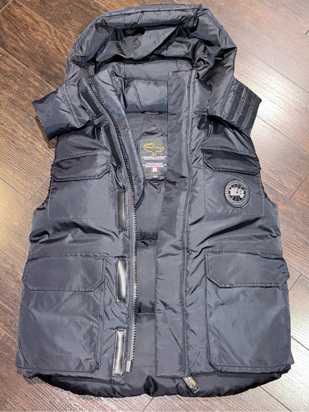 Nwot Canada Goose “Alberta Vest” Men’s Size M (Asia Exclusive) Black Down Hooded